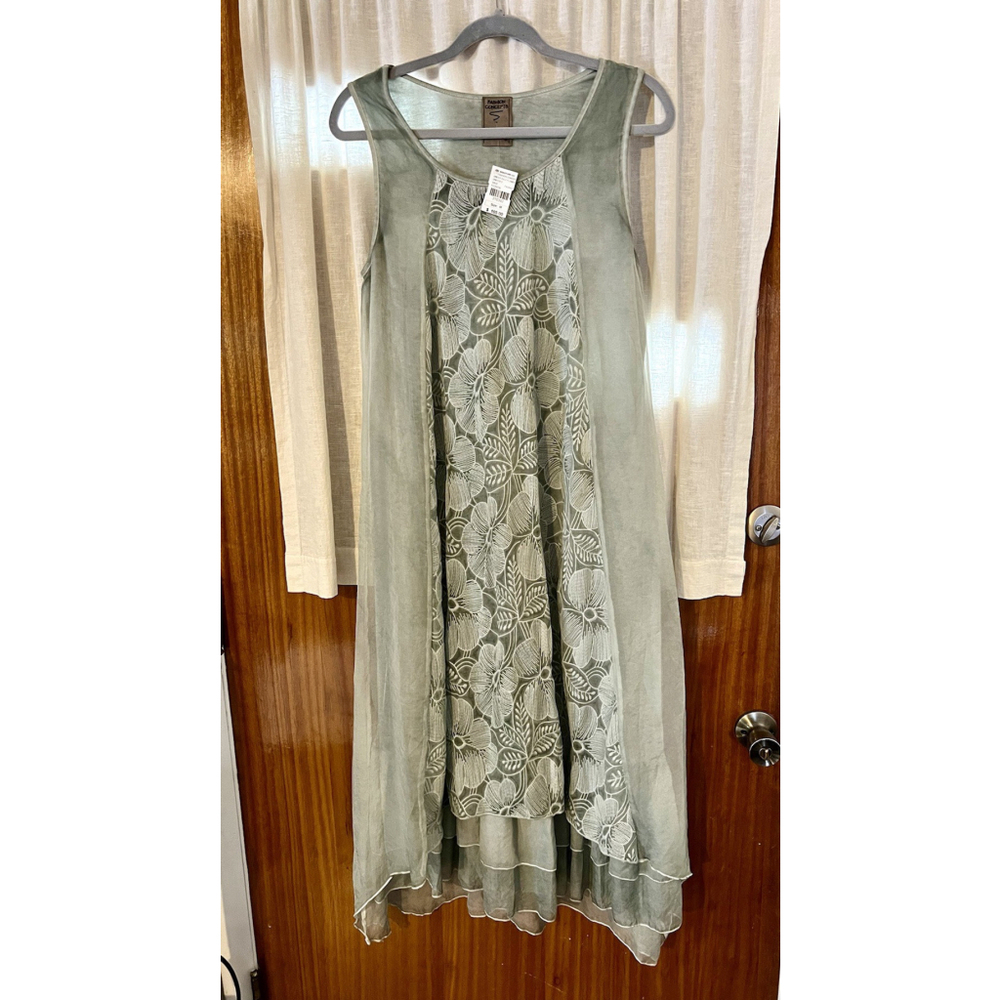 Boho Green Hi Low Hem Embroidered Floral Sleeveless Summer Dress A-Line NWT - Picture 2 of 11